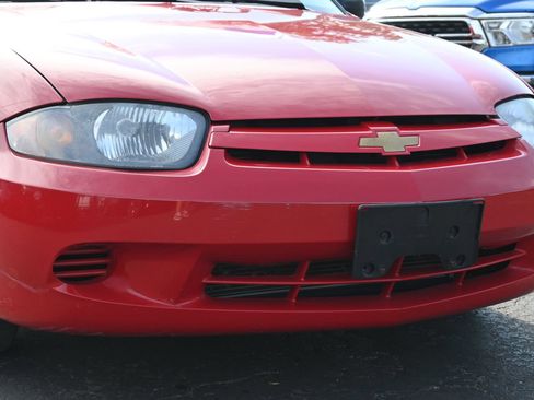 Used 2005 Chevrolet Cavalier Sedan w/ Preferred Equipment Group FWD image 26