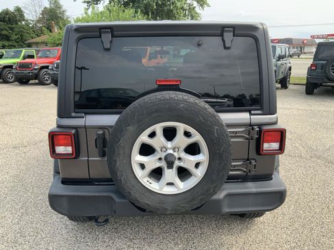 Used 2021 Jeep Wrangler Unlimited Sport AWD/4WD image 9