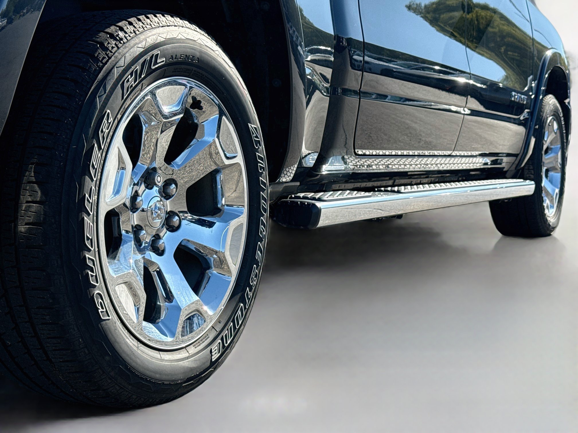 Used 2025 RAM 1500 Big Horn AWD/4WD image 10