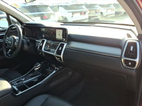 Used 2022 Kia Sorento SX image 16