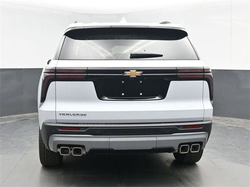 New 2026 Chevrolet Traverse LT image 13