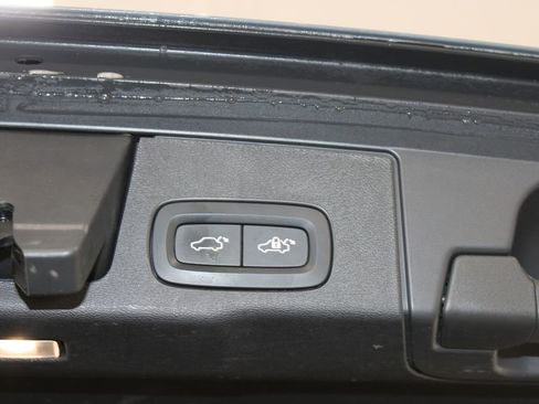 Used 2023 Volvo XC60 B6 Ultimate image 31