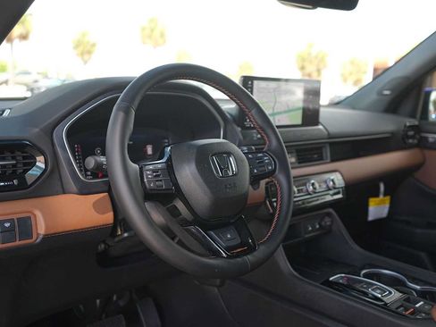 Used 2026 Honda Passport TrailSport Elite image 2