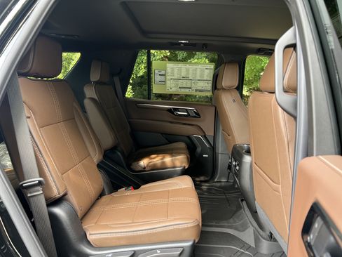 New 2026 Chevrolet Tahoe High Country w/ LPO, Get Active Package AWD/4WD image 37