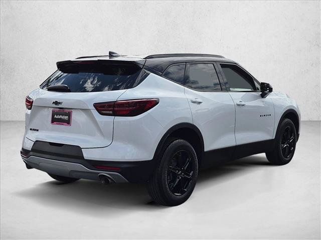 Used 2023 Chevrolet Blazer LT w/ Midnight/Sport Edition FWD image 8