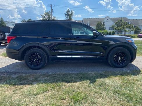 Used 2023 Ford Explorer XLT w/ Equipment Group 202A AWD/4WD image 6