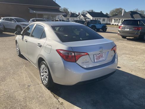 Used 2018 Toyota Corolla LE image 5