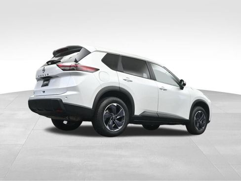 Used 2025 Nissan Rogue SV FWD image 28