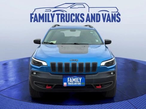 Used 2019 Jeep Cherokee Trailhawk w/ Cold Weather Group image 8