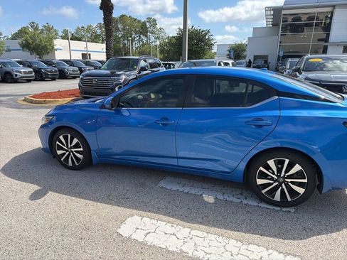 Used 2021 Nissan Sentra SV w/ SV Premium Package FWD image 4