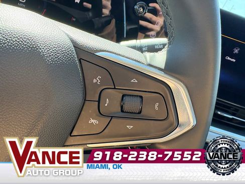 Used 2025 Chevrolet Trax LT w/ LT Convenience Package image 28