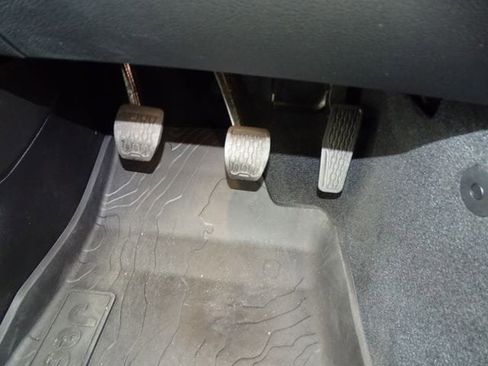 Certified 2022 Jeep Wrangler Unlimited Sport w/ Sun And Sound Package image 11