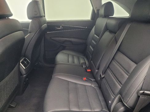 Used 2017 Kia Sorento EX image 17