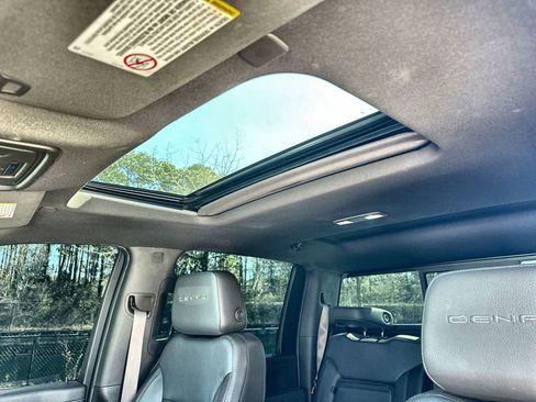 Certified 2022 GMC Sierra 3500 Denali w/ Denali Ultimate Package image 19