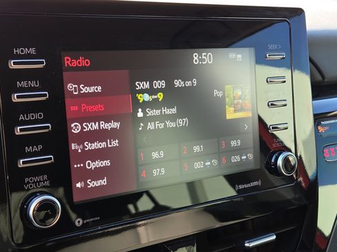 Used 2023 Toyota Camry SE image 18