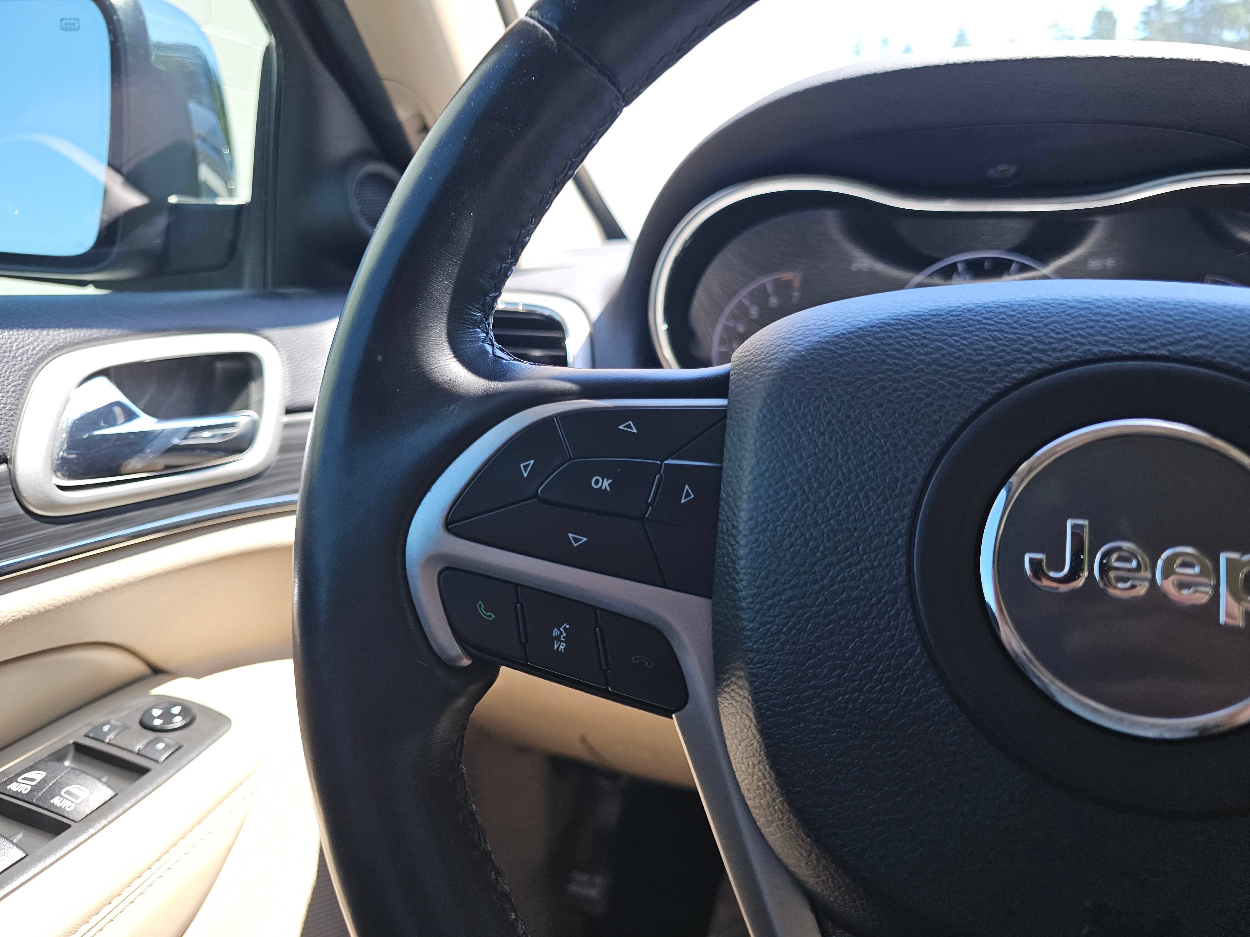 Used 2021 Jeep Grand Cherokee Limited w/ Sun & Sound Group AWD/4WD image 34