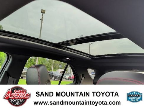 Used 2024 Chevrolet Equinox RS FWD image 19