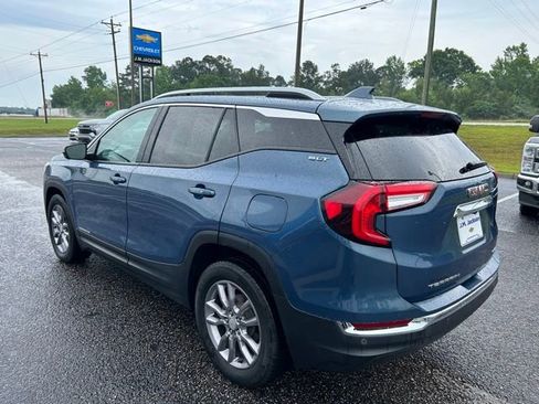 Used 2024 GMC Terrain SLT AWD/4WD image 3