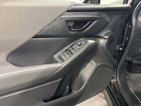 Used 2024 Subaru Crosstrek 2.0i Premium image 17