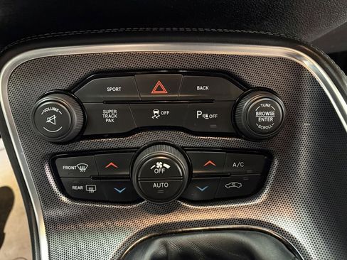 Used 2015 Dodge Challenger R/T Scat Pack w/ Scat Pack Appearance Package image 18