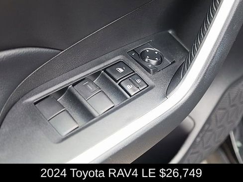 Used 2024 Toyota RAV4 LE image 33