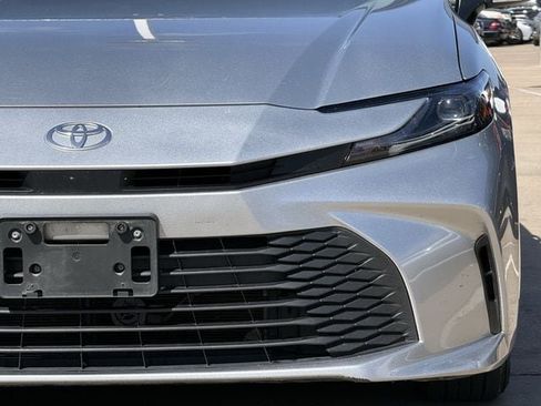 Used 2025 Toyota Camry LE FWD image 9