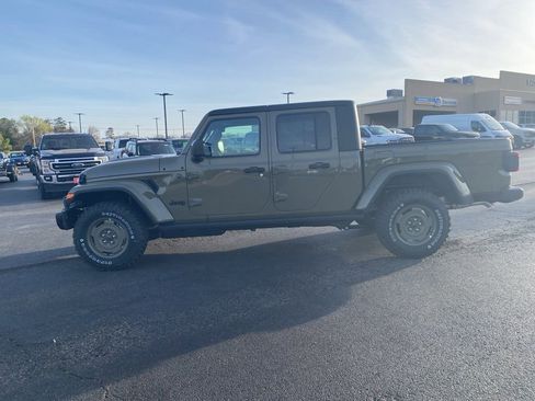 New 2026 Jeep Gladiator Sport AWD/4WD image 4