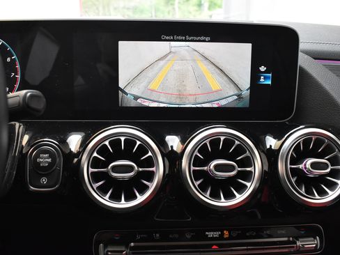 Used 2021 Mercedes-Benz GLA 250 4MATIC w/ AMG Line Exterior image 37