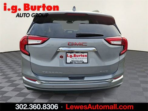 Used 2024 GMC Terrain Denali image 5