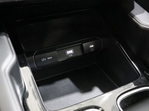 Used 2024 Kia Telluride LX FWD image 29