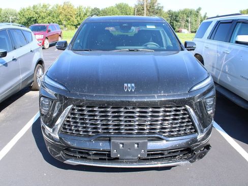Used 2026 Buick Enclave Avenir w/ Super Cruise Package AWD/4WD image 2