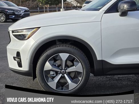 Used 2026 Volvo XC40 B5 Plus w/ Protection Package Premier AWD/4WD image 9