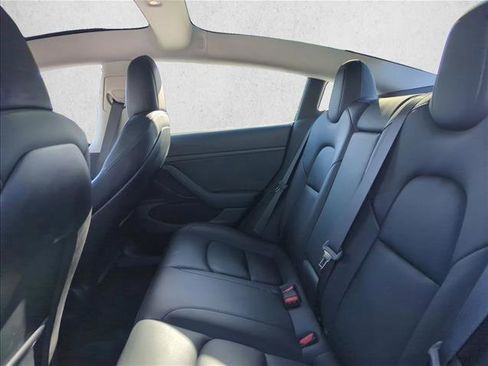 Used 2020 Tesla Model 3 Long Range image 17