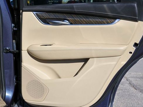 Used 2018 Cadillac XT5 AWD image 17