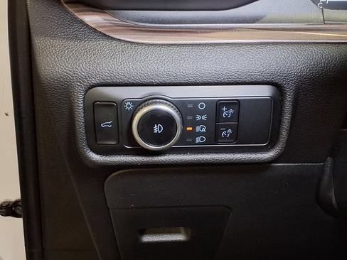 Used 2023 Ford Explorer Limited w/ Equipment Group 301A RWD image 18
