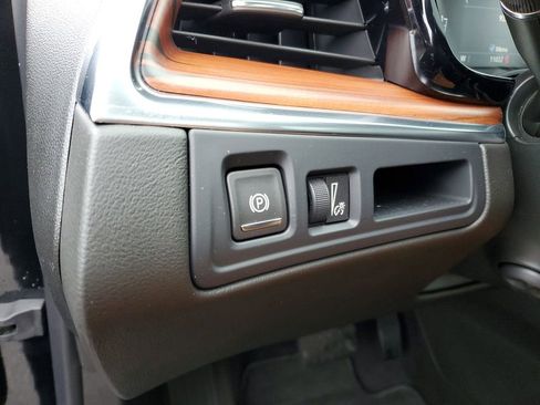 Used 2023 Cadillac XT5 Premium Luxury image 9