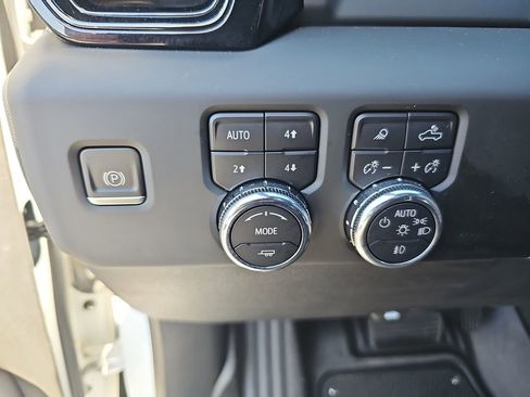 Used 2023 GMC Sierra 1500 AT4 w/ AT4 Premium Package image 30