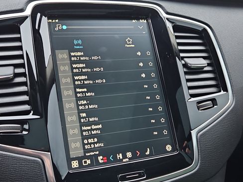 Used 2024 Volvo XC90 B5 Plus image 23