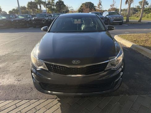 Used 2017 Kia Optima LX w/ Value Package image 2