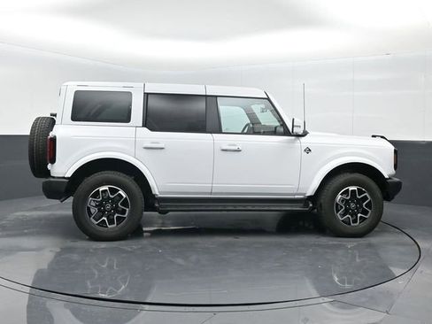 New 2025 Ford Bronco Outer Banks image 8