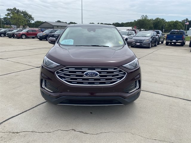 Used 2023 Ford Edge Titanium AWD/4WD image 2