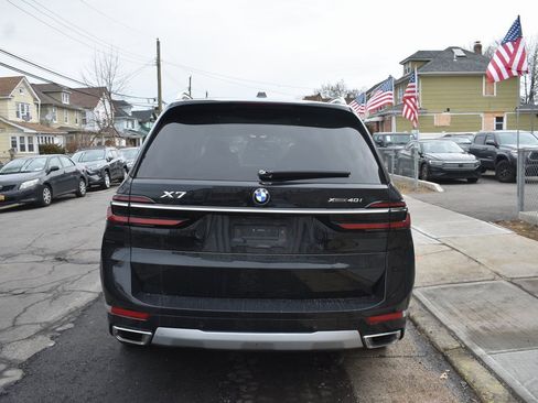 Used 2025 BMW X7 xDrive40i w/ Premium Package image 6