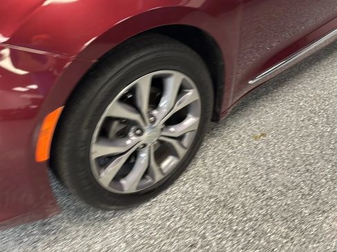 Used 2019 Chrysler Pacifica Limited FWD image 42