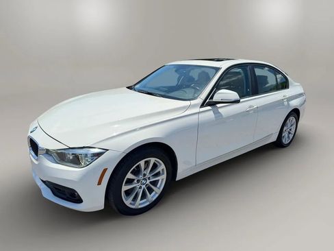 Used 2018 BMW 320i xDrive Sedan AWD/4WD image 5