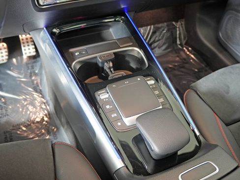 Certified 2022 Mercedes-Benz GLB 250 4MATIC image 27