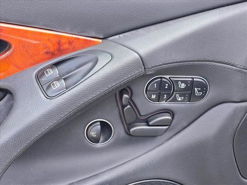 Used 2011 Mercedes-Benz SL 63 AMG image 6