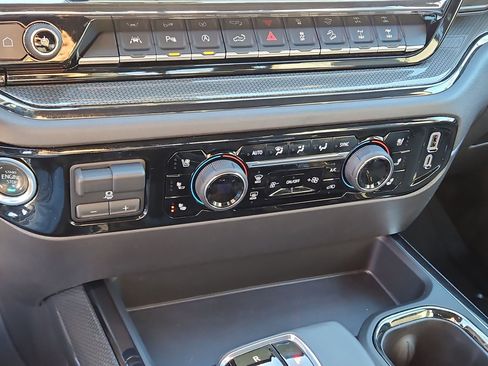 Used 2024 Chevrolet Silverado 1500 ZR2 w/ Technology Package image 25