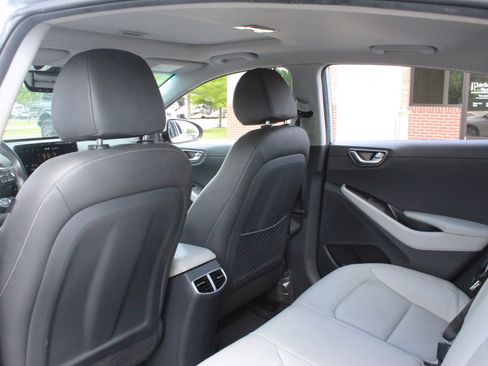 Used 2022 Hyundai Ioniq Limited FWD image 29