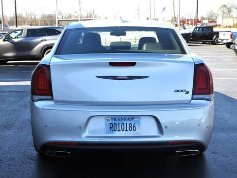 Used 2023 Chrysler 300 S w/ Comfort Group image 5