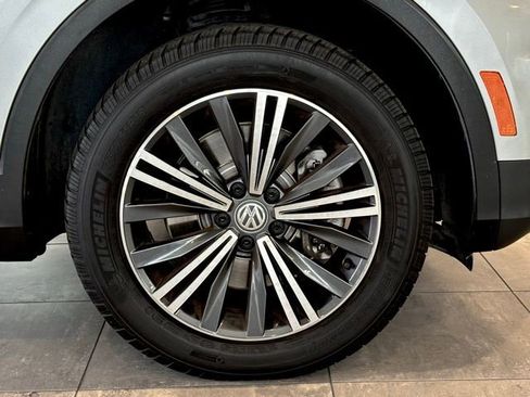 Used 2019 Volkswagen Tiguan SEL image 31